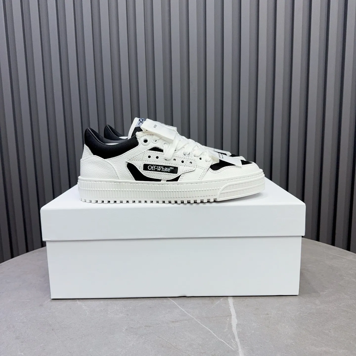 P760 OFF WHITE⚡️Couple model⚡️35-40 women’s model 39-46 men’s model
